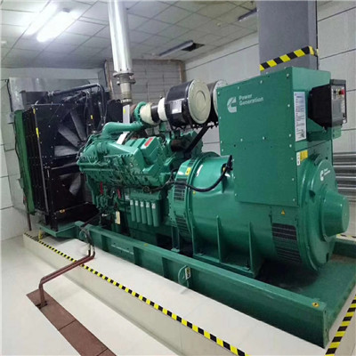 峨边调压板是如何实现保护发电机的？